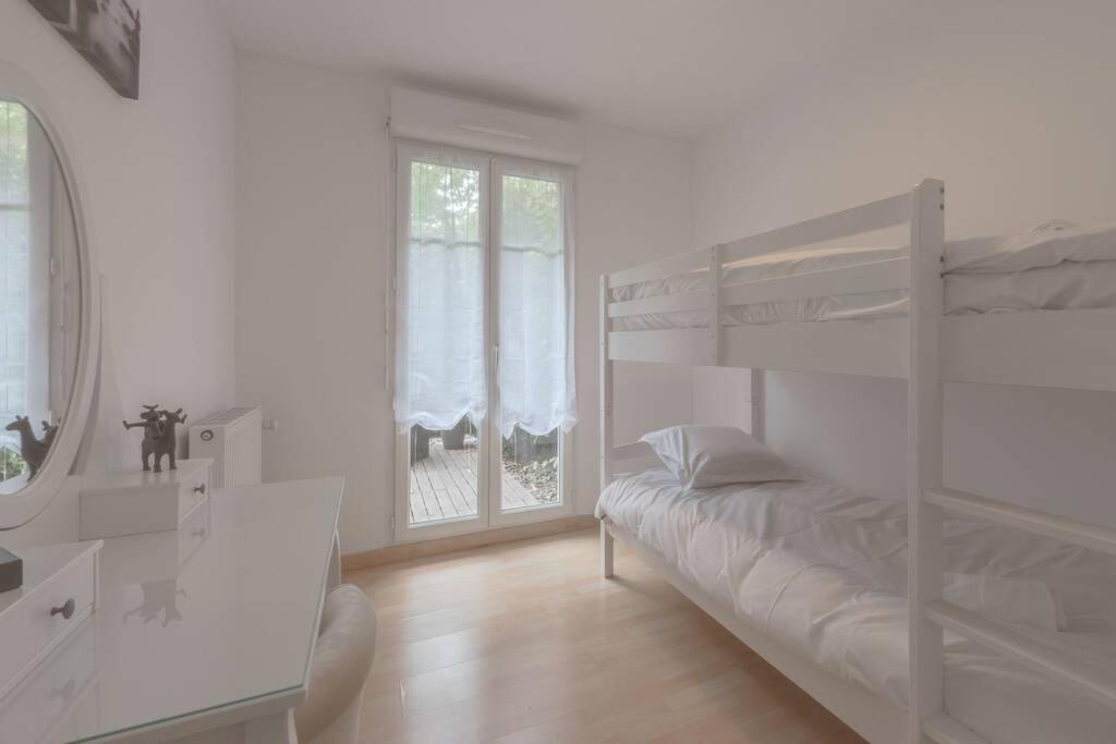 Garden Apartment Next To Disneyland Bussy-Saint-Georges Exterior foto